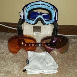 2 pairs! Oakley Crowbar goggles bundle